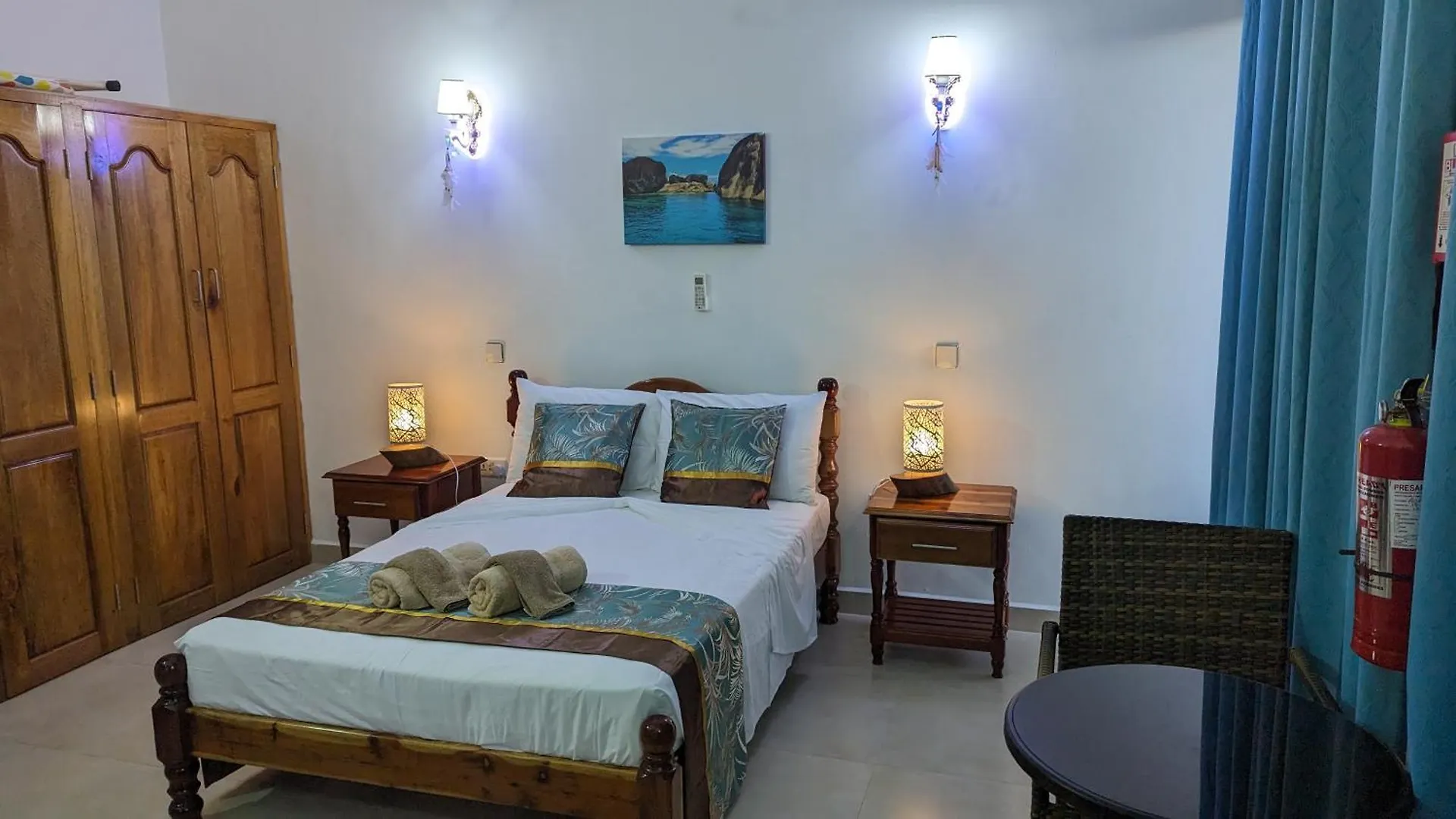 Azia'S Apartments Bel Ombre